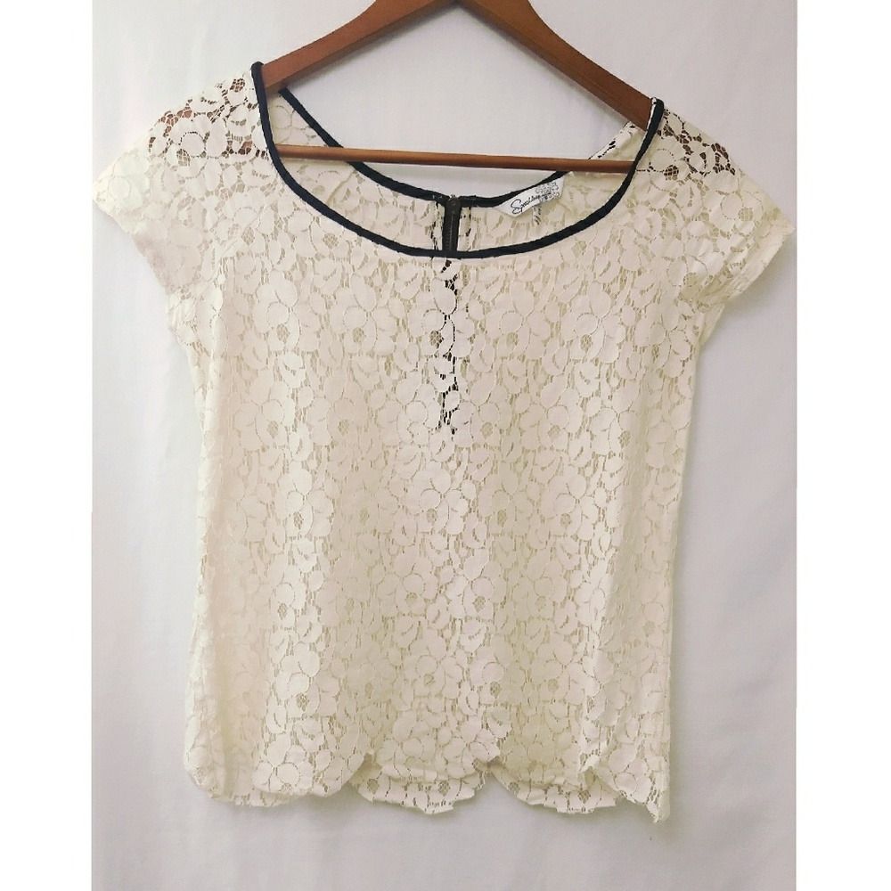 Speechless flower top